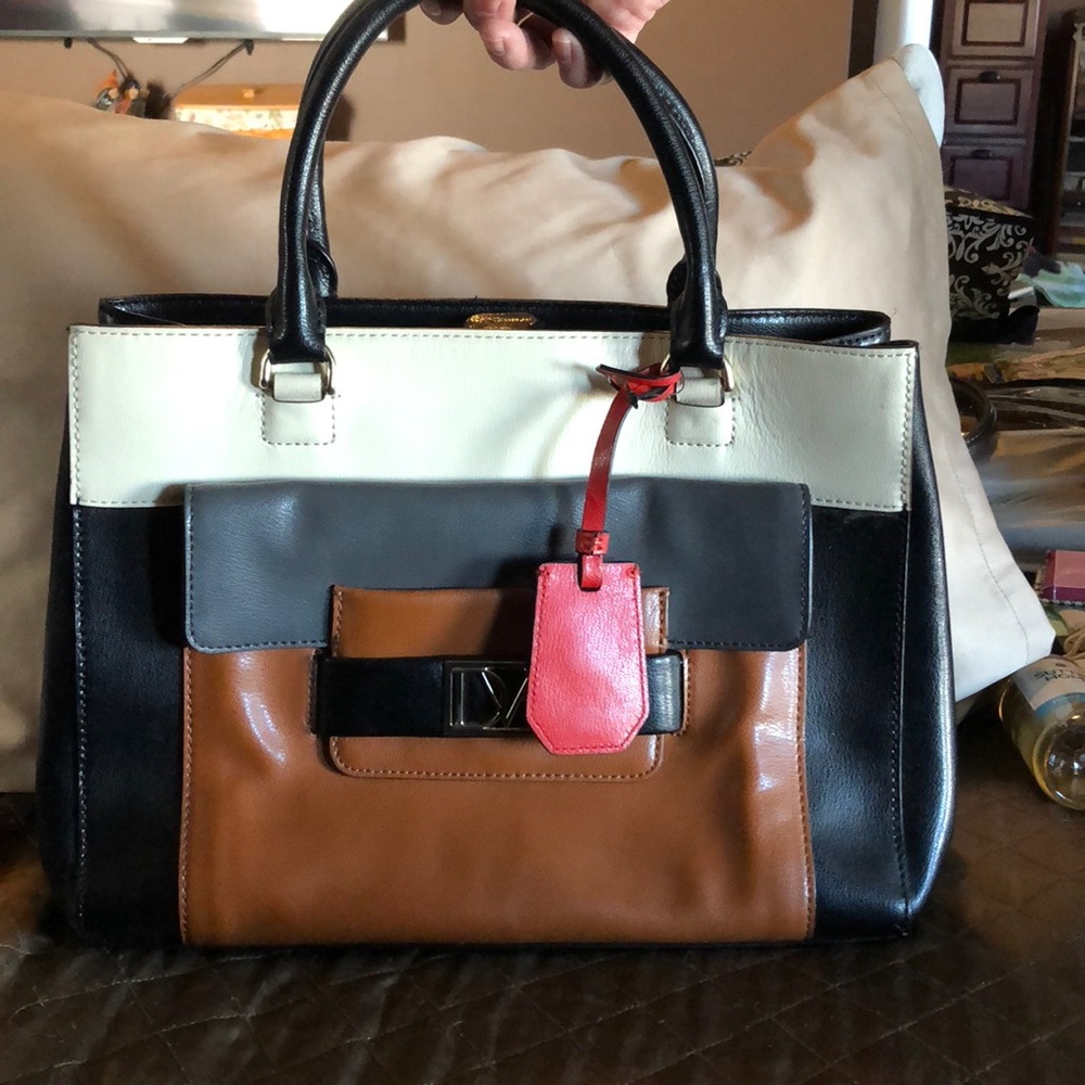 Diane von Furstenberg 100% cow leather Satchel